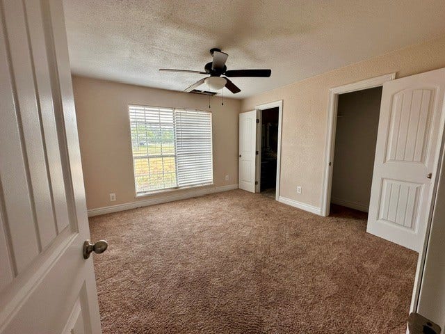 10 Forrest Lane, Angleton, TX 77515 10 Forrest Lane, Angleton, TX 77515