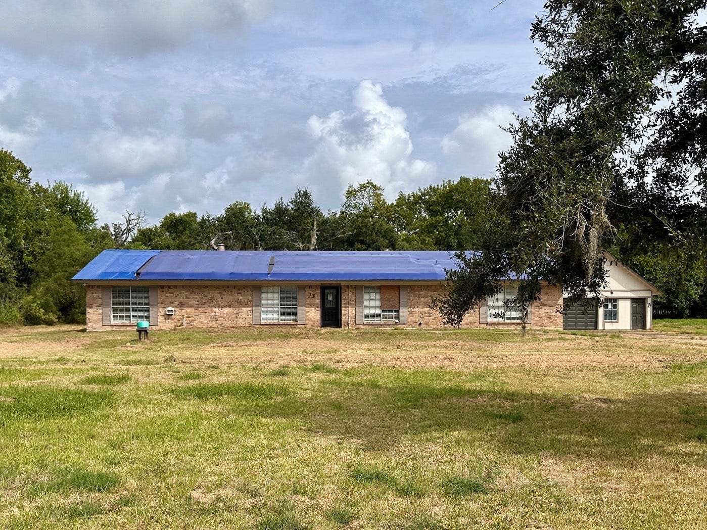 10 Forrest Lane, Angleton, TX 77515 10 Forrest Lane, Angleton, TX 77515