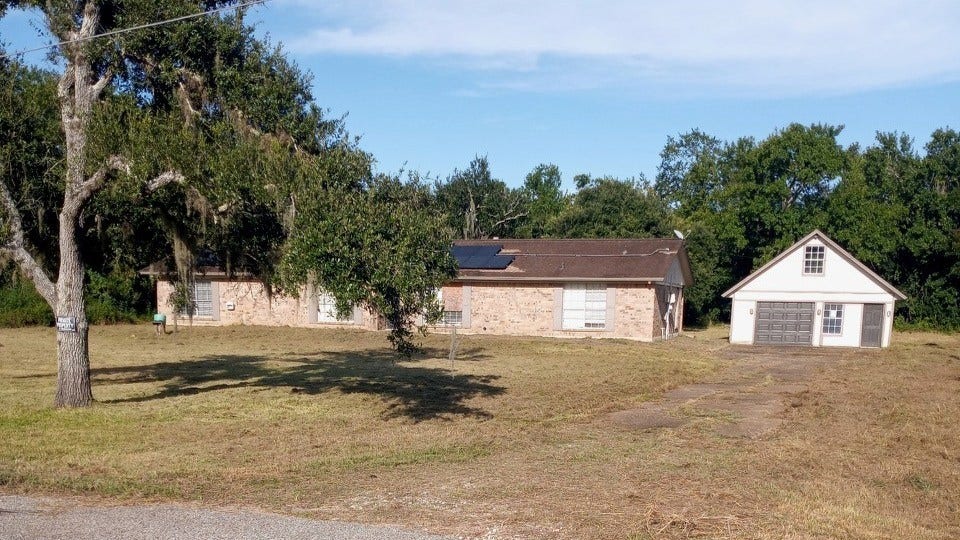 10 Forrest Lane, Angleton, TX 77515 10 Forrest Lane, Angleton, TX 77515