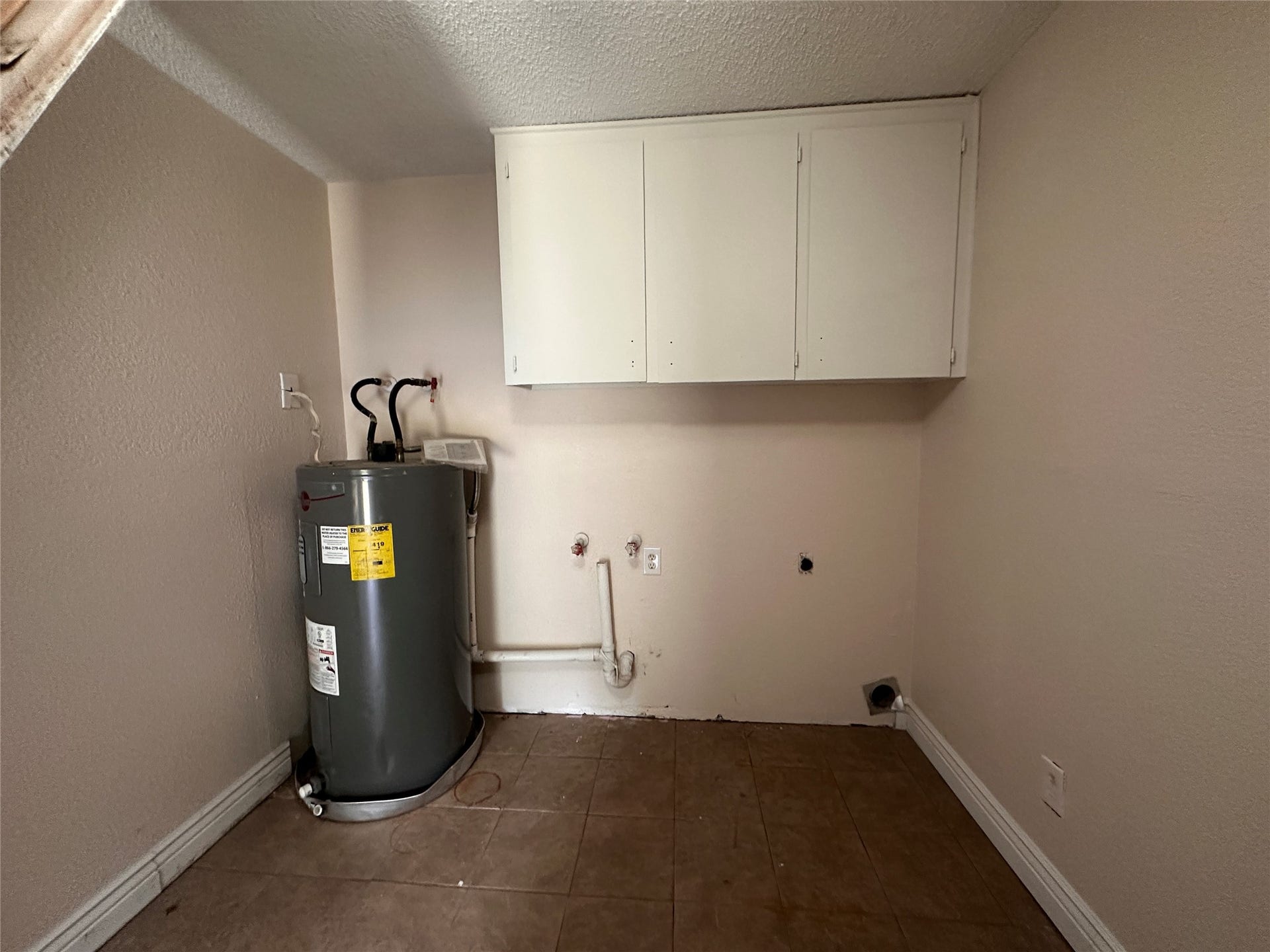 10 Forrest Lane, Angleton, TX 77515 10 Forrest Lane, Angleton, TX 77515