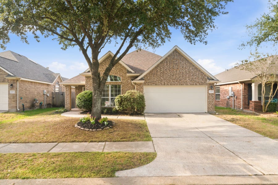 Property photo for 21606 Kings Bend Drive, Kingwood, TX