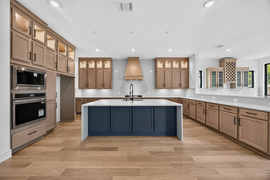 Property photo for 2505 Barton Creek Trail, Friendswood, TX