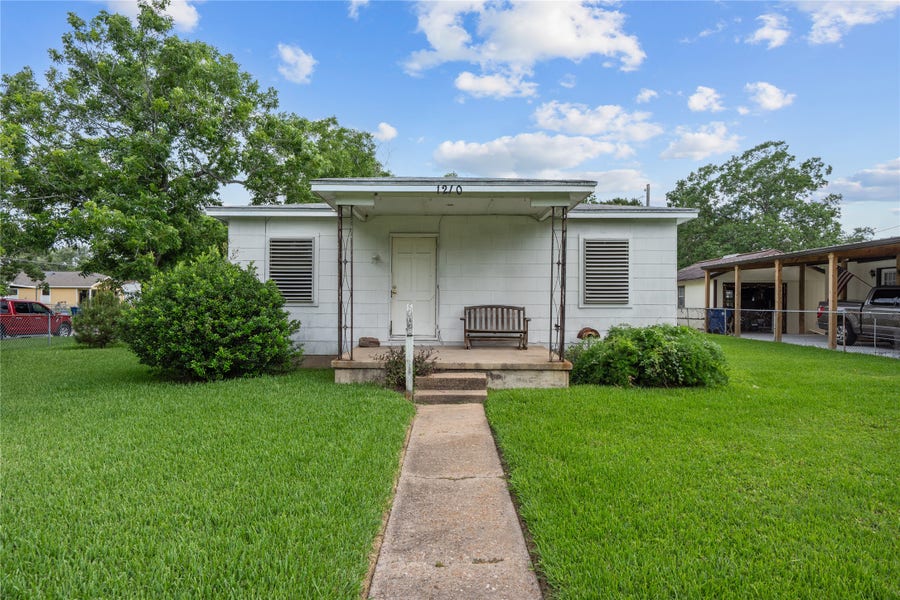 Property photo for 1210 10th Avenue N, Texas City, TX