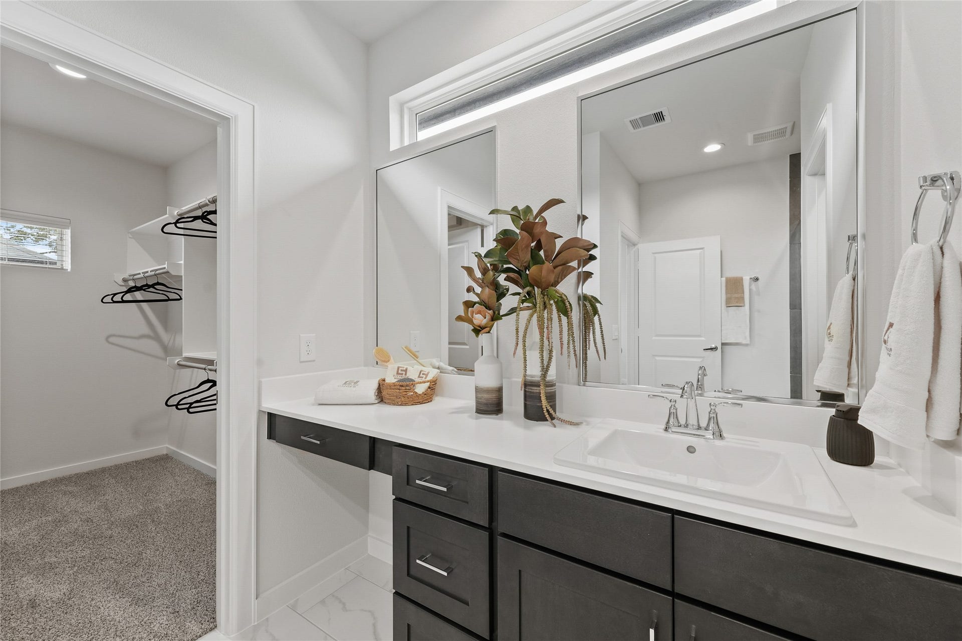2110 Dewalt Street, #G-F, Houston, TX 77088 Primary Bathroom