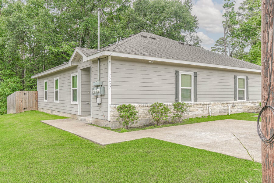 Property photo for 15627 Sycamore Drive, Montgomery, TX