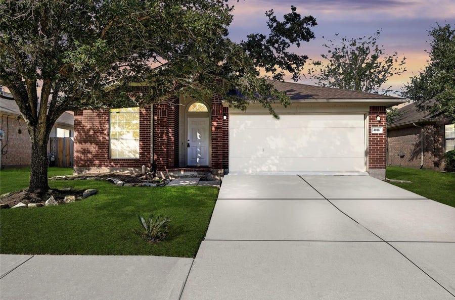 Property photo for 4018 Floral Way Court, Fresno, TX