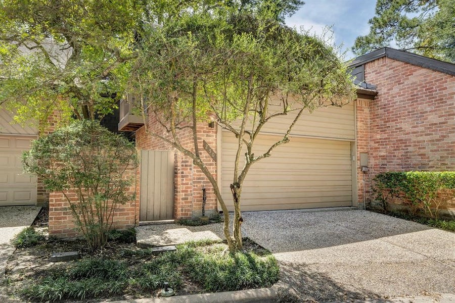 Property photo for 250 Sugarberry Circle, #250, Houston, TX