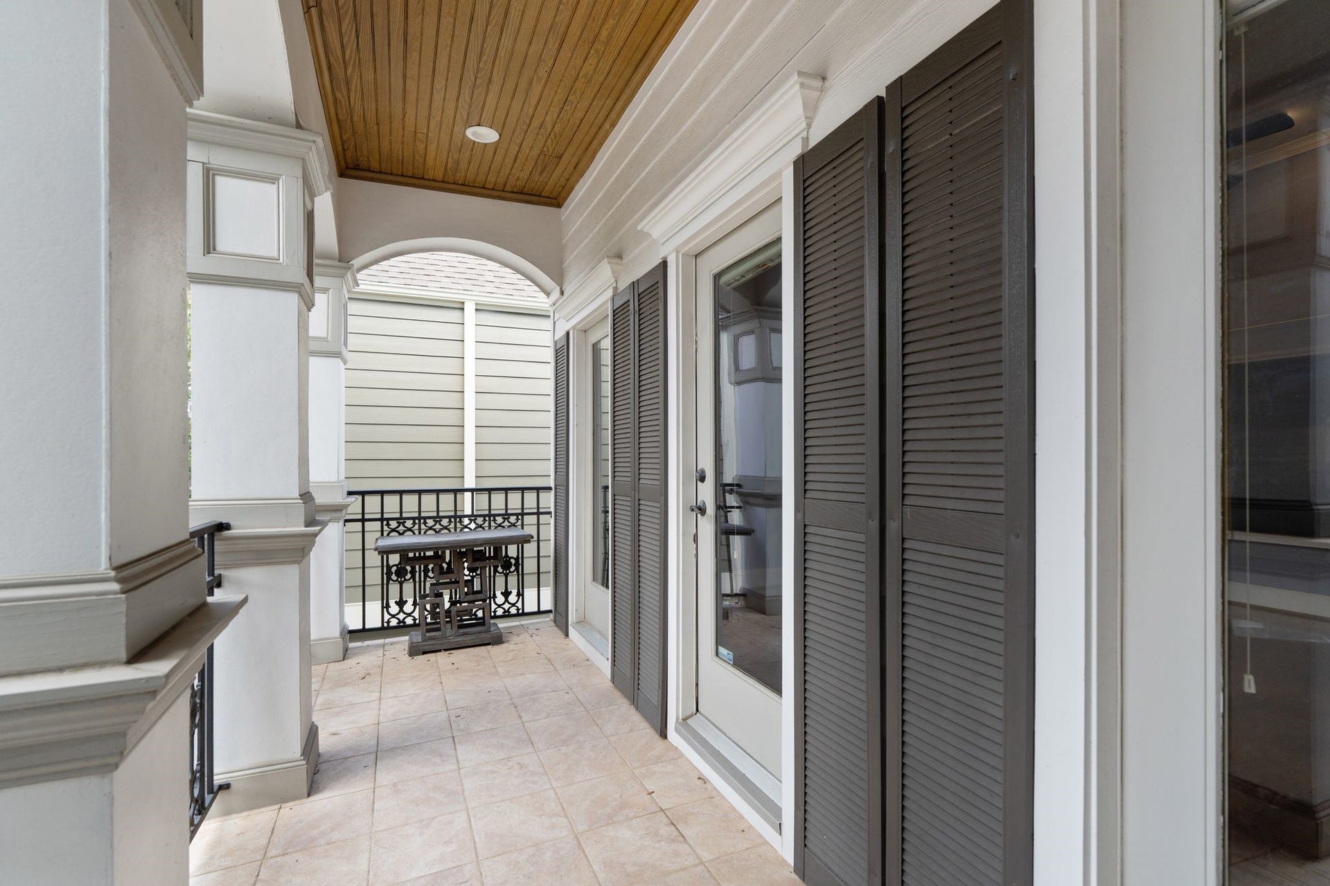 1518 Alexander Street, Houston, TX 77008 Balcony off the primary bedroom
