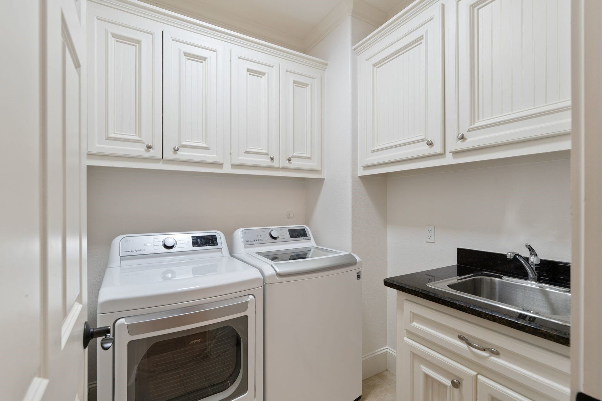 1518 Alexander Street, Houston, TX 77008 Utility room