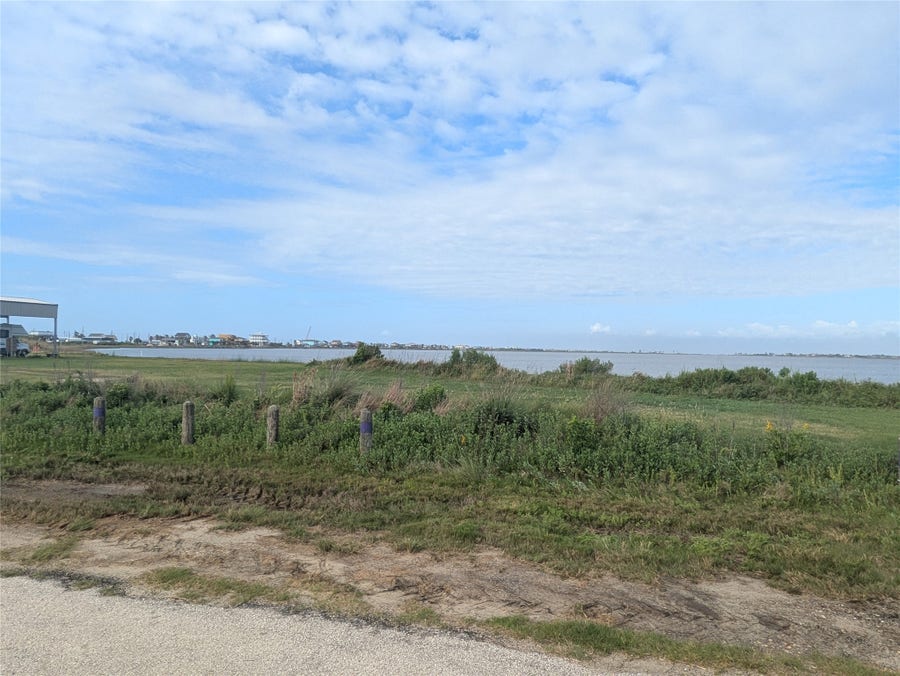 Property photo for 1102 Gulf Supply Road, Gilchrist, TX