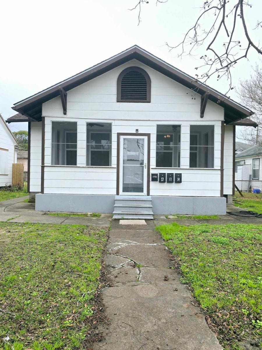 Property photo for 3125 Illinois Street, Baytown, TX