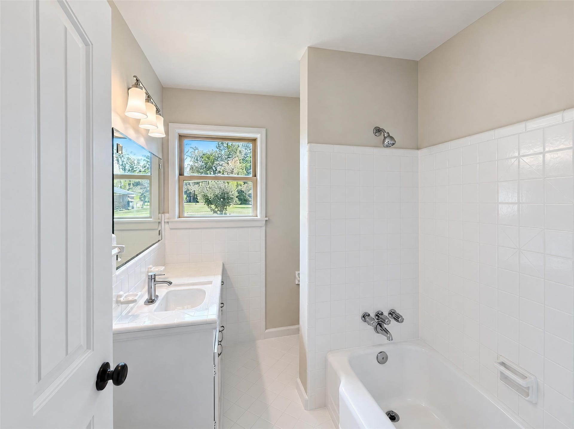 122 E Houston Street, Fresno, TX 77545