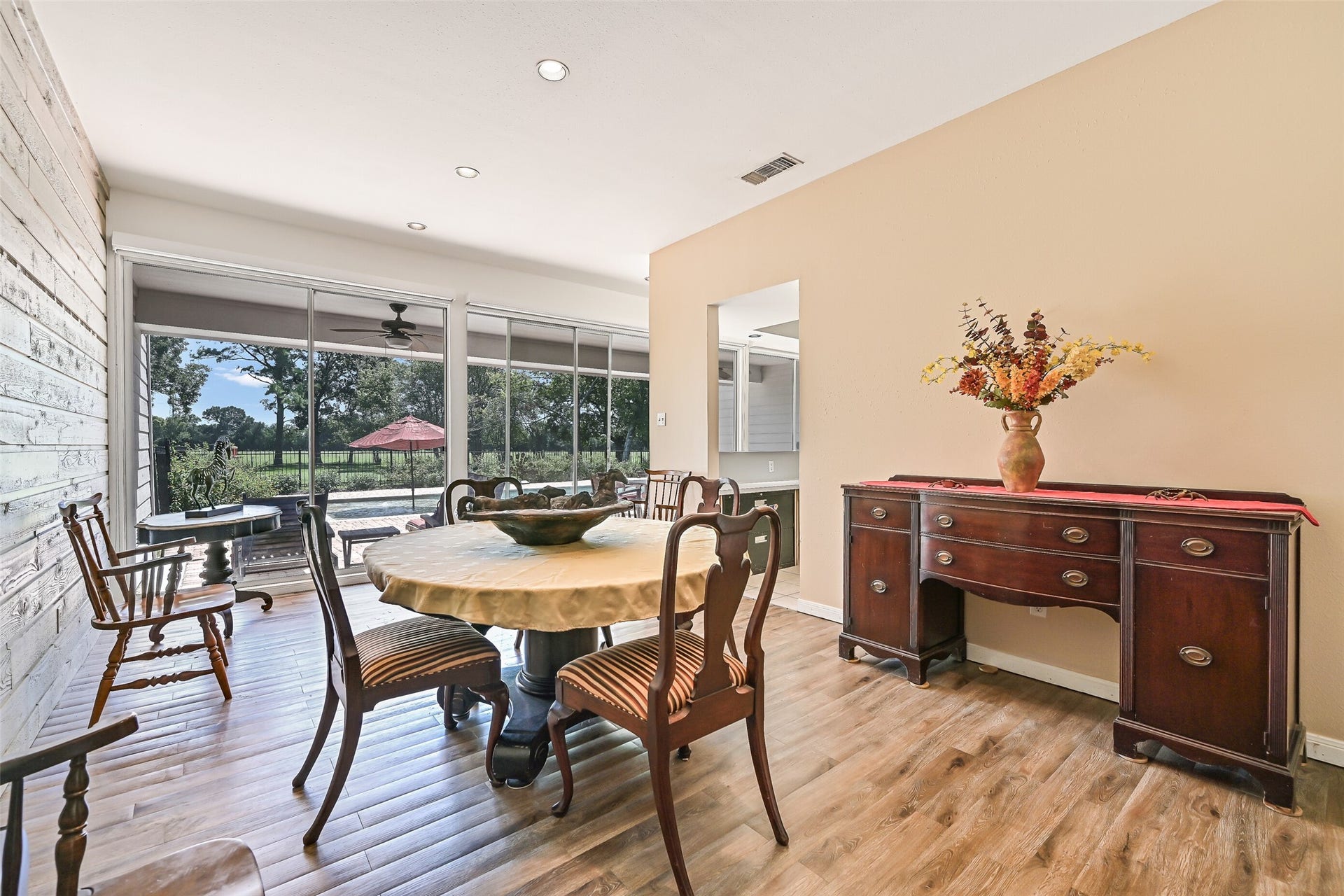 1412 Hollier Road, Friendswood, TX 77546 1412 Hollier Road, Friendswood, TX 77546