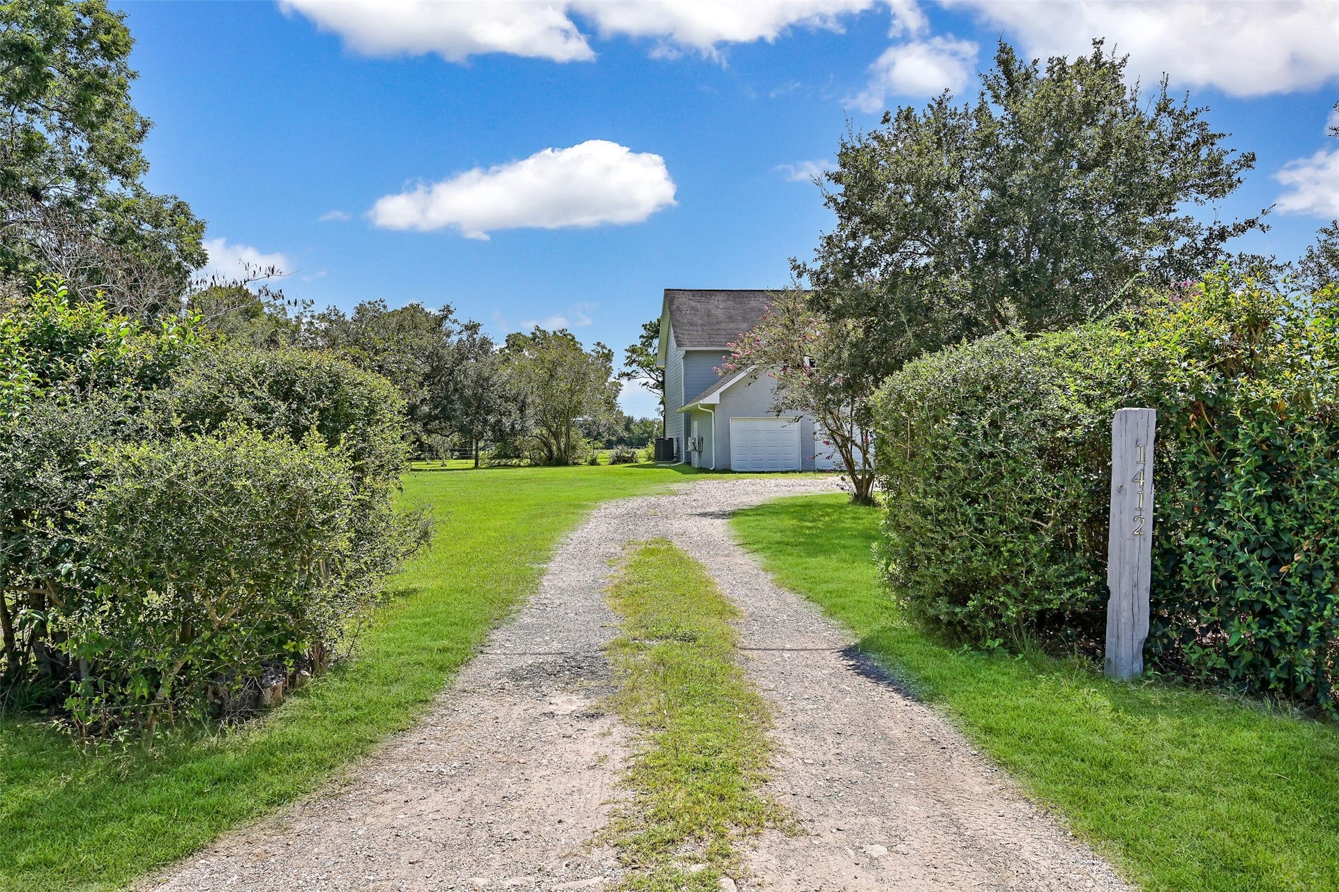 1412 Hollier Road, Friendswood, TX 77546 1412 Hollier Road, Friendswood, TX 77546