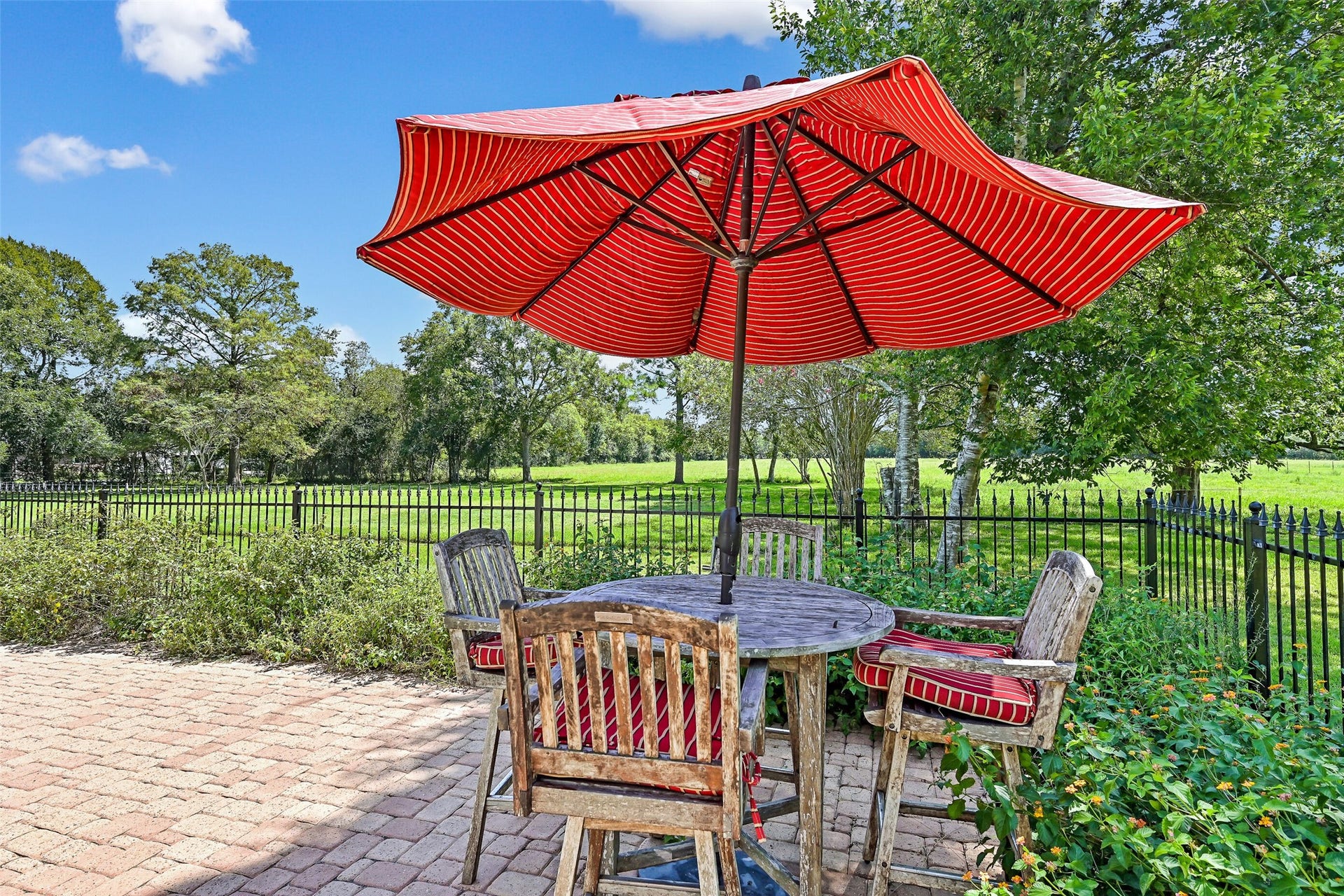 1412 Hollier Road, Friendswood, TX 77546 1412 Hollier Road, Friendswood, TX 77546