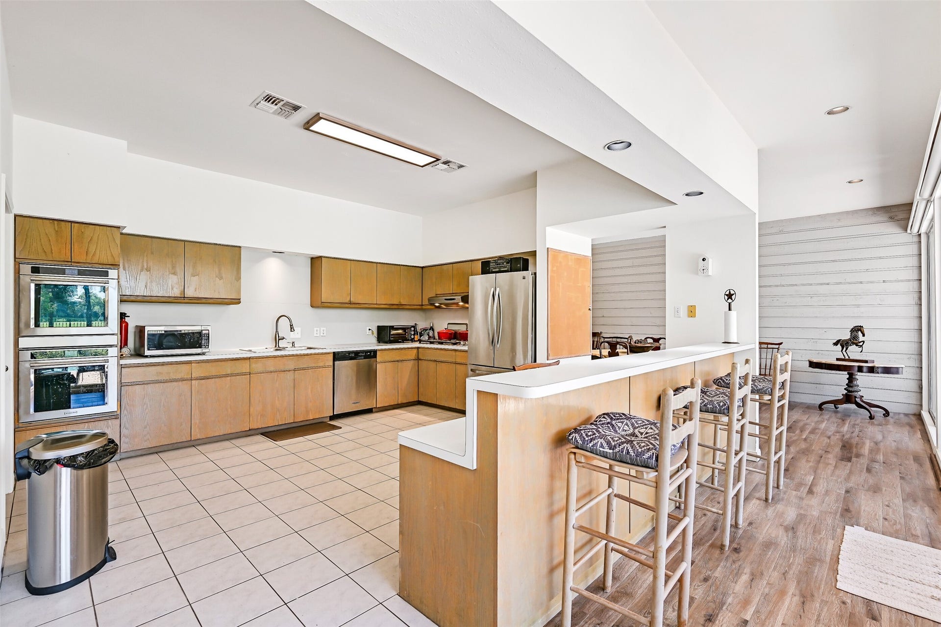 1412 Hollier Road, Friendswood, TX 77546 1412 Hollier Road, Friendswood, TX 77546
