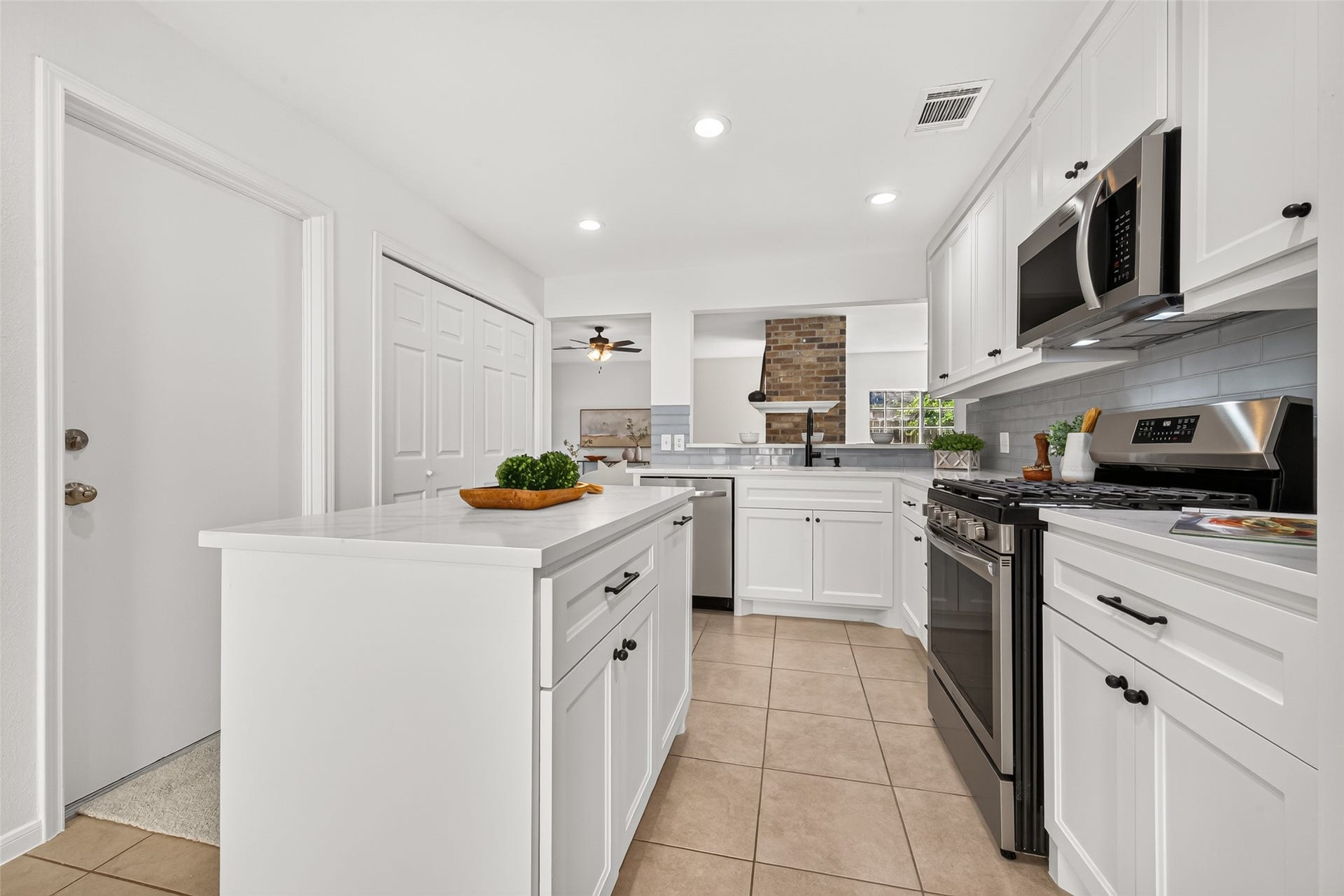4706 Edinburgh Lane, Missouri City, TX 77459 4706 Edinburgh Lane, Missouri City, TX 77459