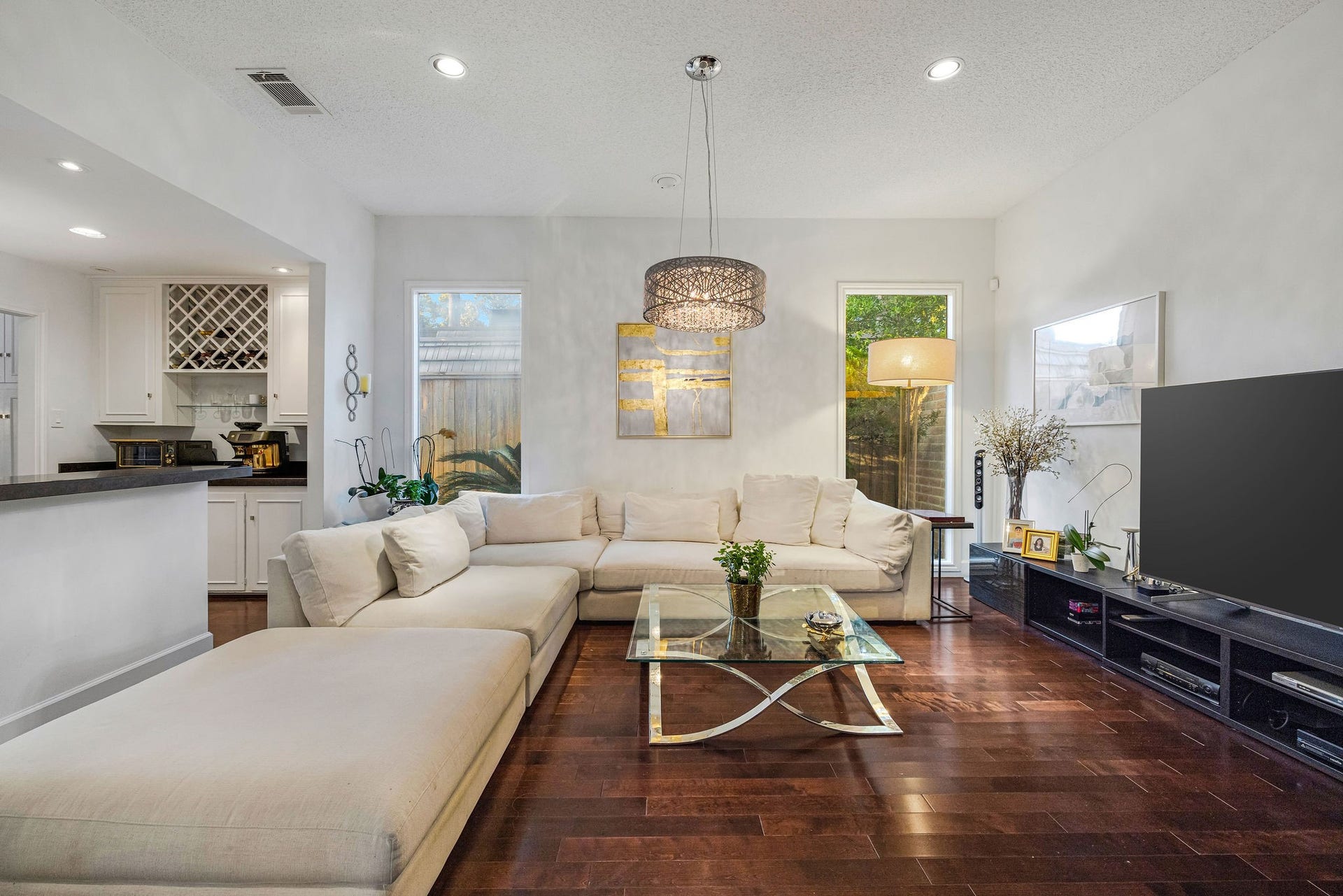 323 Vanderpool Lane, Houston, TX 77024 323 Vanderpool Lane, Houston, TX 77024