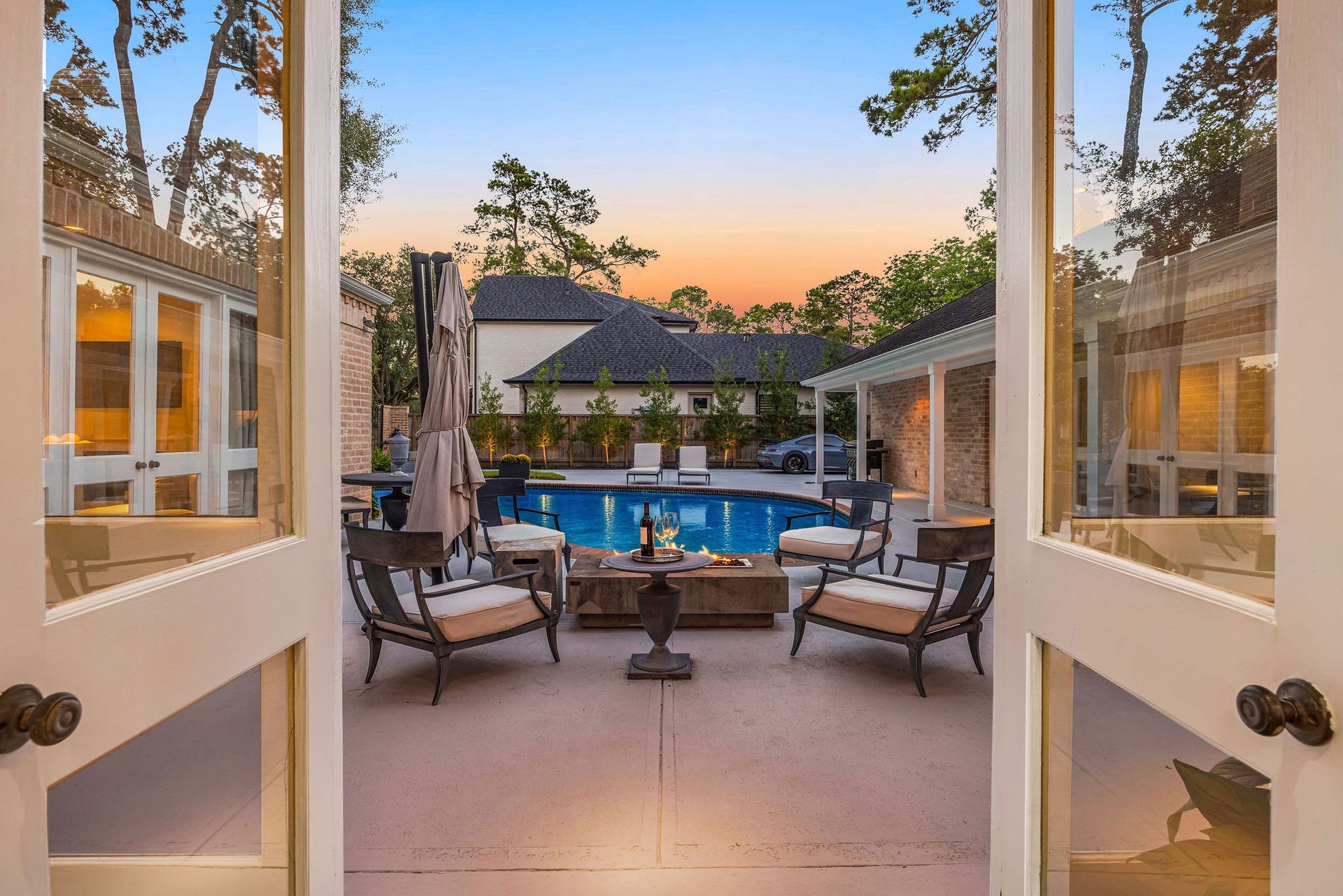 323 Vanderpool Lane, Houston, TX 77024 323 Vanderpool Lane, Houston, TX 77024