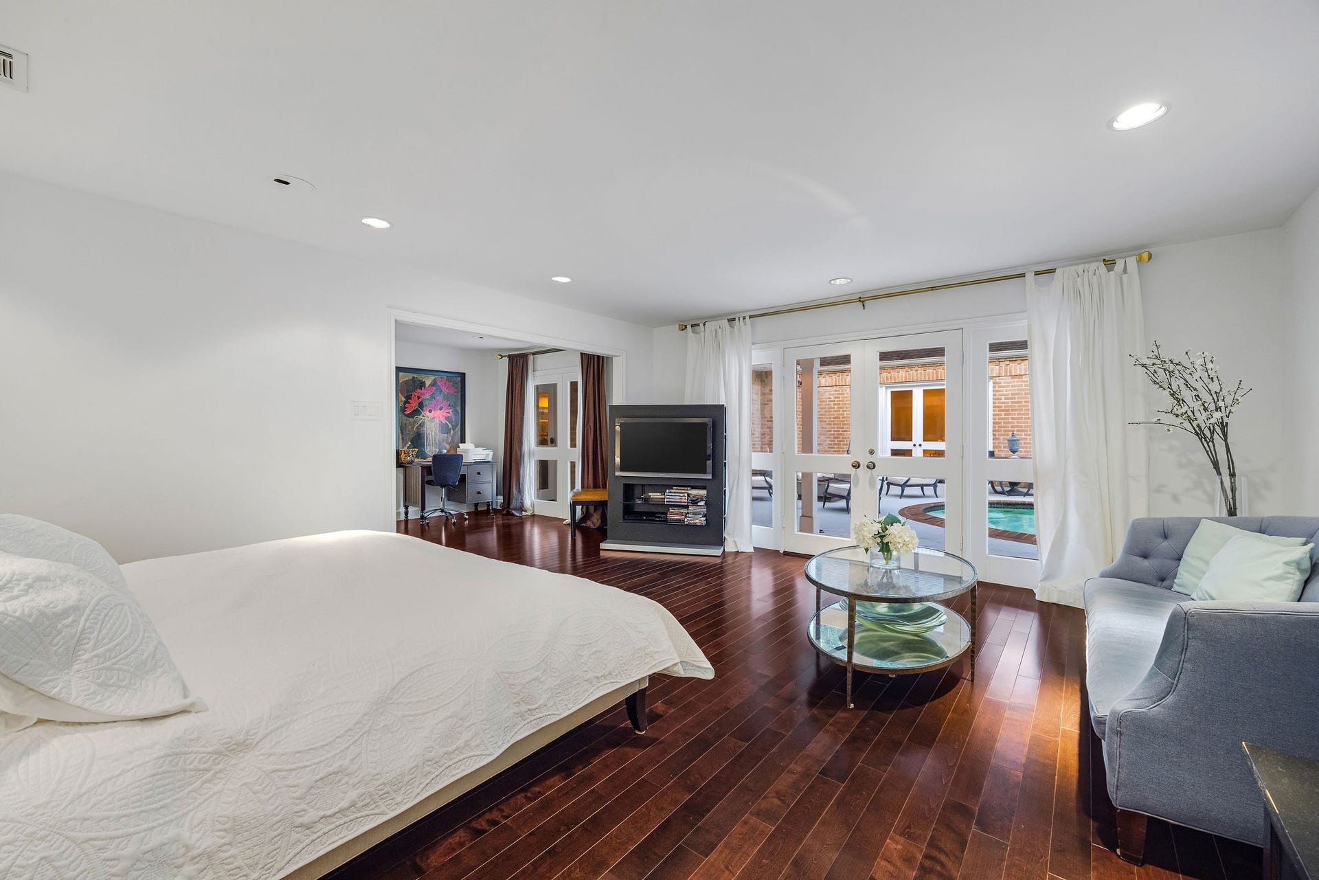 323 Vanderpool Lane, Houston, TX 77024 323 Vanderpool Lane, Houston, TX 77024