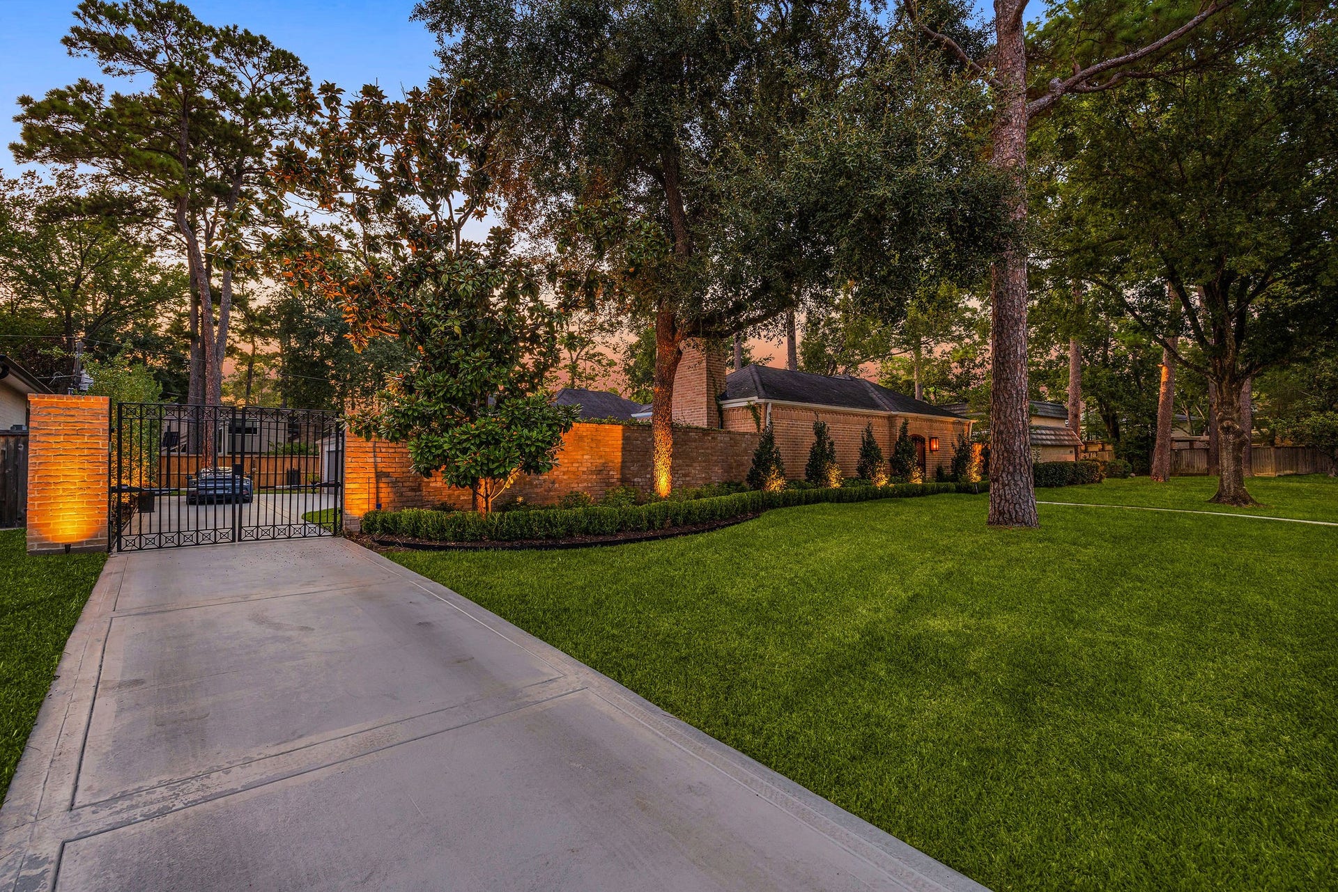 323 Vanderpool Lane, Houston, TX 77024 323 Vanderpool Lane, Houston, TX 77024