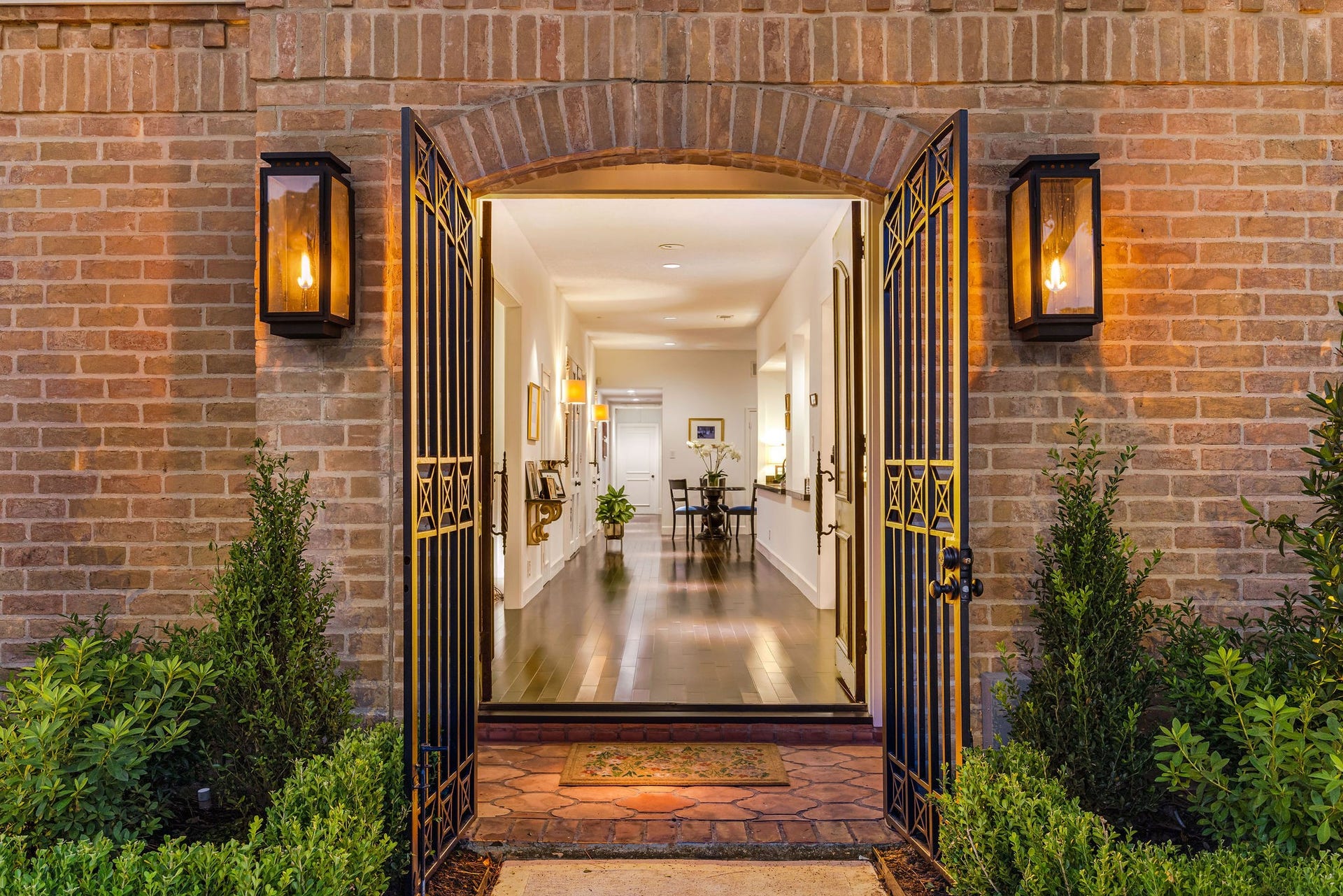 323 Vanderpool Lane, Houston, TX 77024 323 Vanderpool Lane, Houston, TX 77024