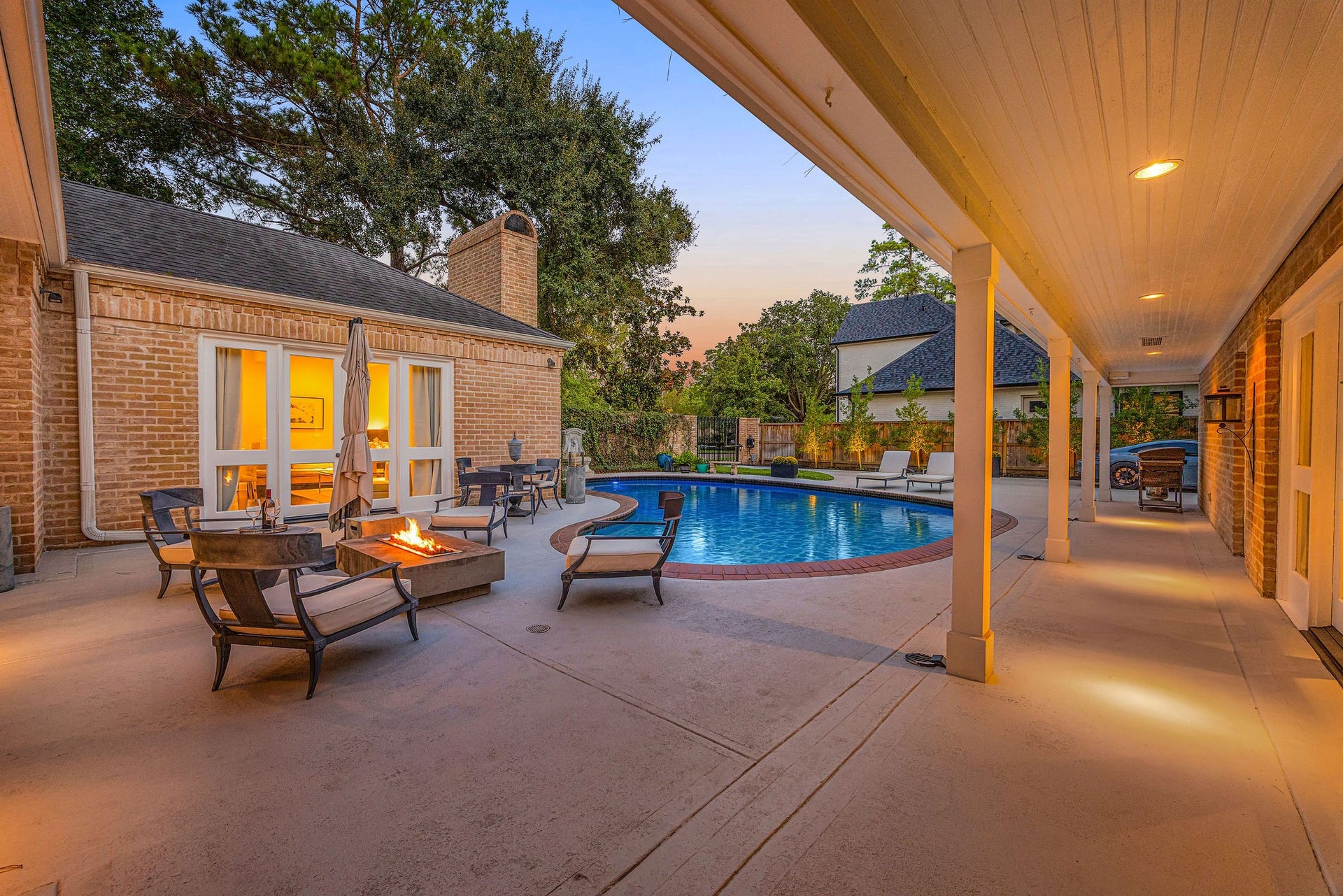 323 Vanderpool Lane, Houston, TX 77024 323 Vanderpool Lane, Houston, TX 77024