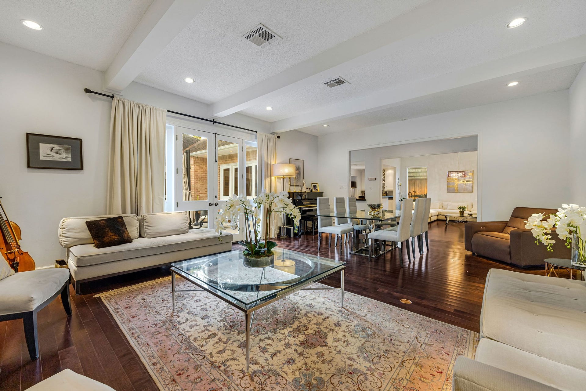323 Vanderpool Lane, Houston, TX 77024 323 Vanderpool Lane, Houston, TX 77024