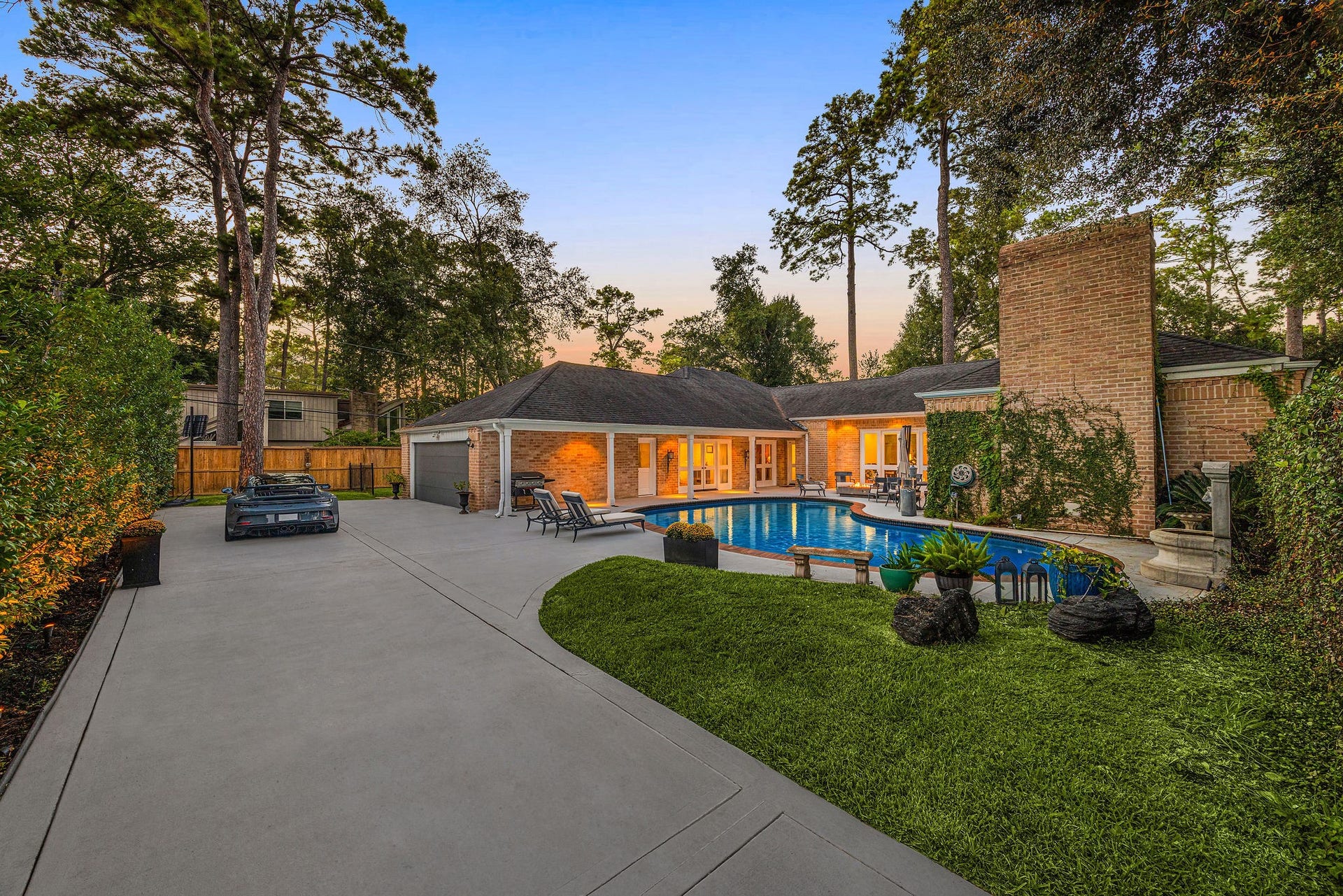 323 Vanderpool Lane, Houston, TX 77024 323 Vanderpool Lane, Houston, TX 77024