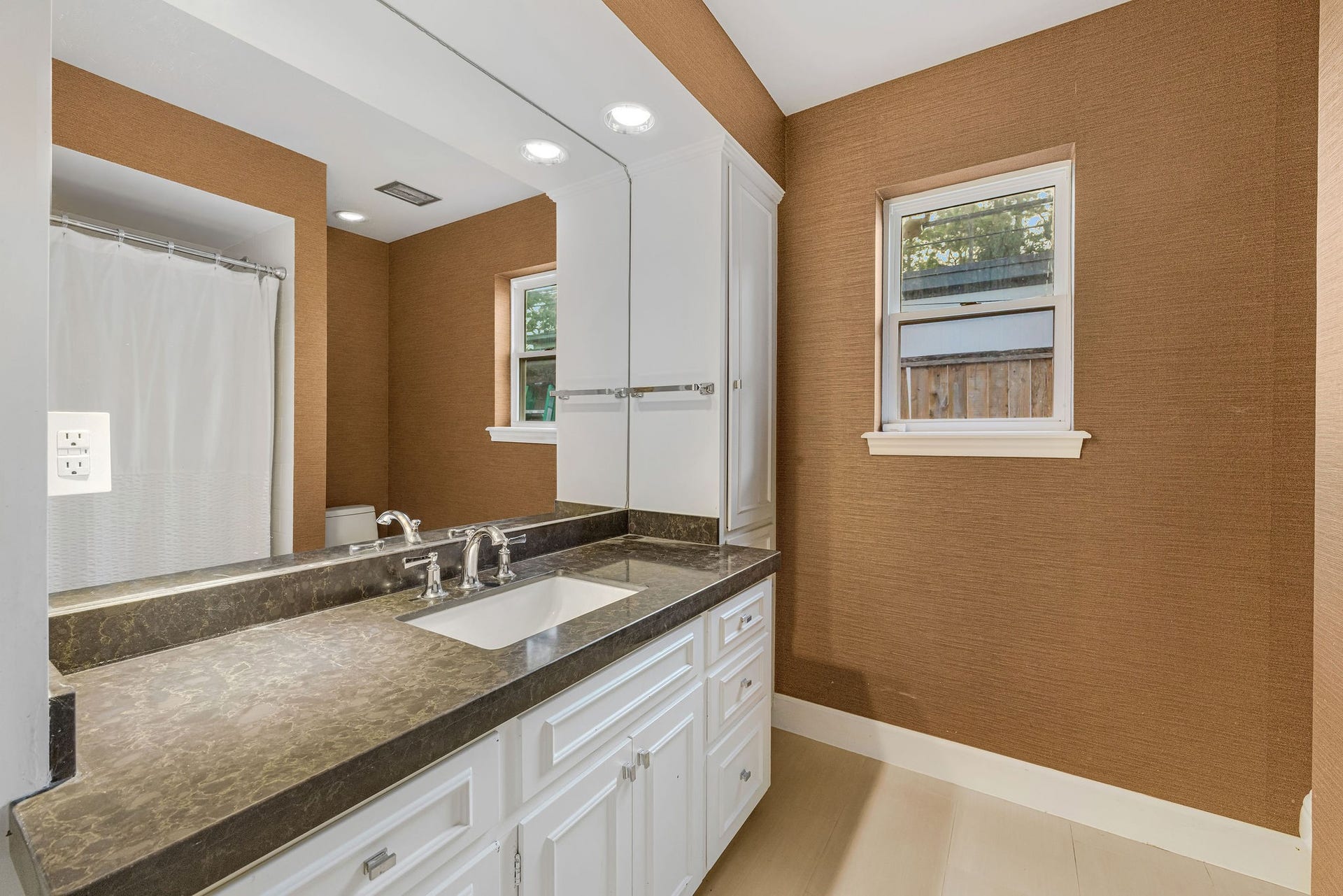 323 Vanderpool Lane, Houston, TX 77024 323 Vanderpool Lane, Houston, TX 77024
