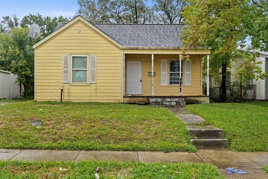 Property photo for 213 Olive Avenue, Pasadena, TX