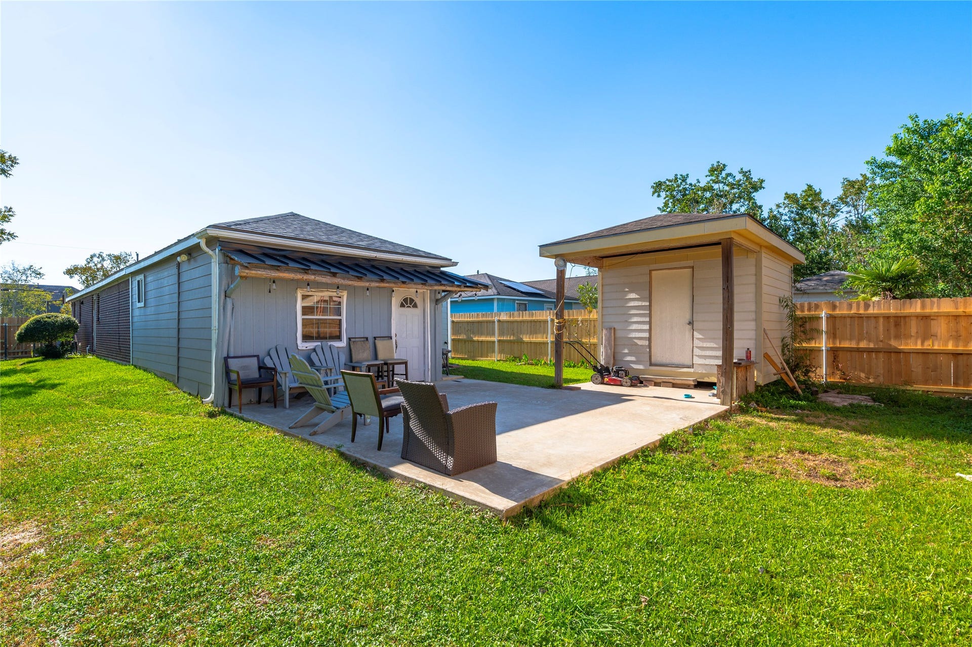 2713 Avenue C, Dickinson, TX 77539 2713 Avenue C, Dickinson, TX 77539
