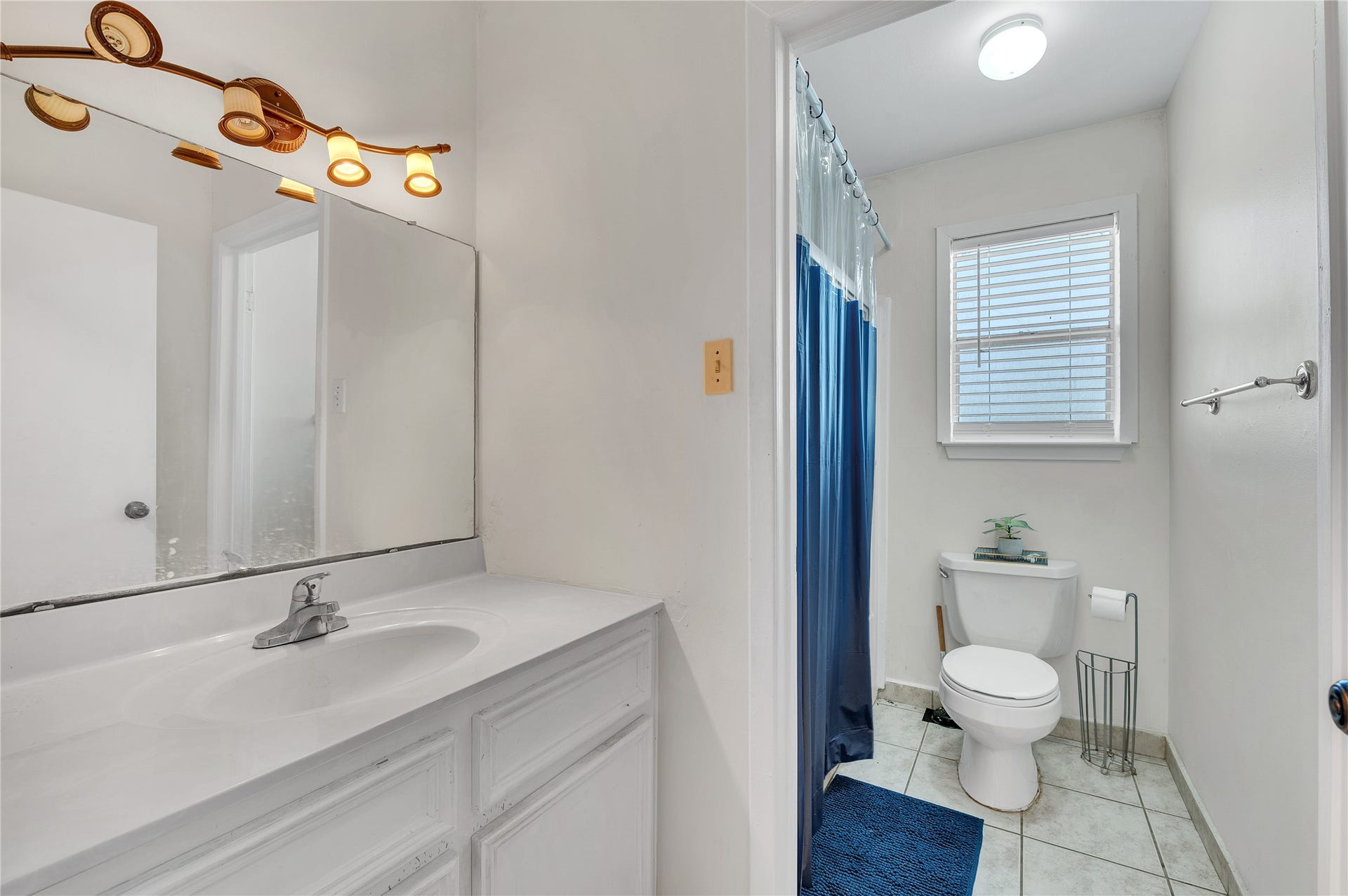 2713 Avenue C, Dickinson, TX 77539 2713 Avenue C, Dickinson, TX 77539