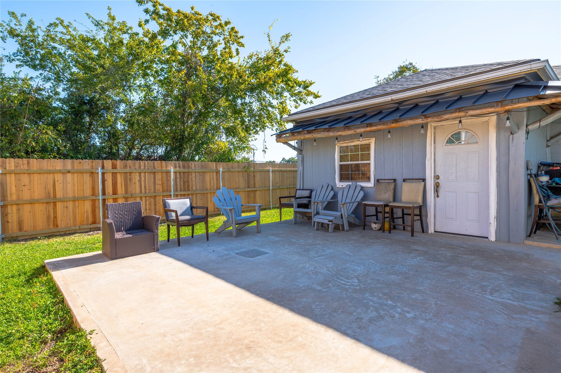 2713 Avenue C, Dickinson, TX 77539 2713 Avenue C, Dickinson, TX 77539