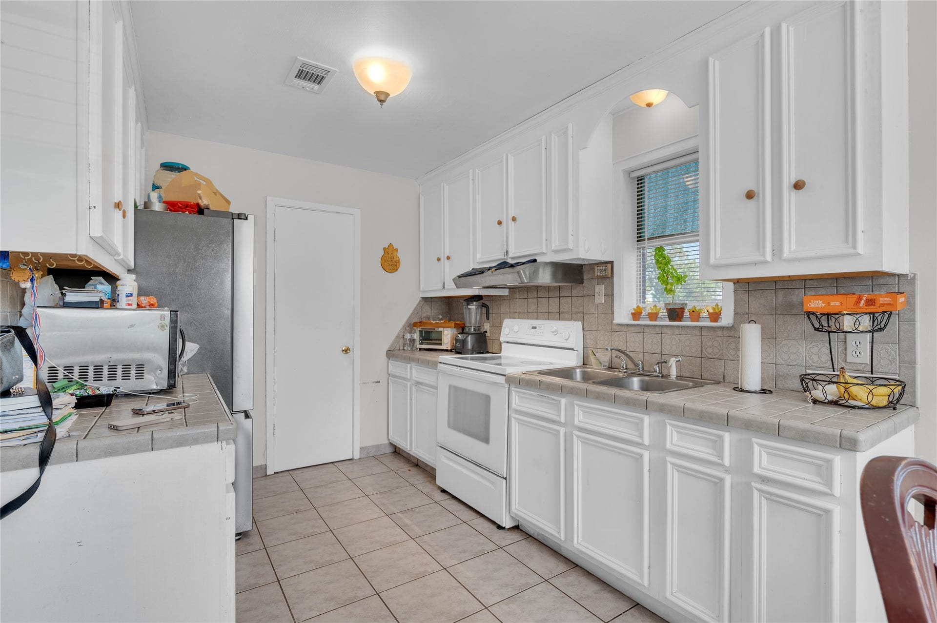 2713 Avenue C, Dickinson, TX 77539 2713 Avenue C, Dickinson, TX 77539