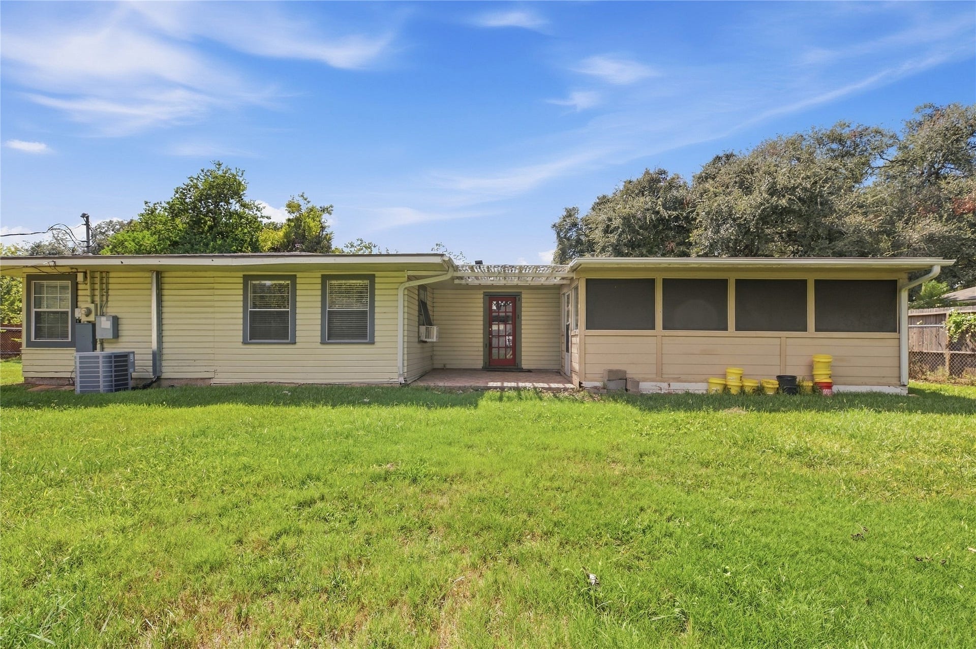 1215 Winston Drive, Richmond, TX 77469 1215 Winston Drive, Richmond, TX 77469