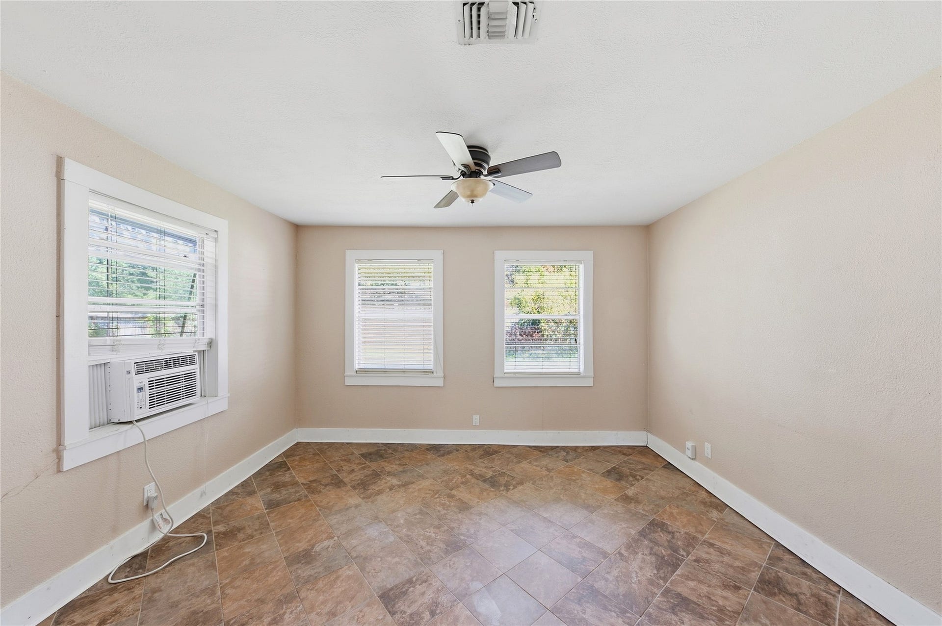 1215 Winston Drive, Richmond, TX 77469 1215 Winston Drive, Richmond, TX 77469