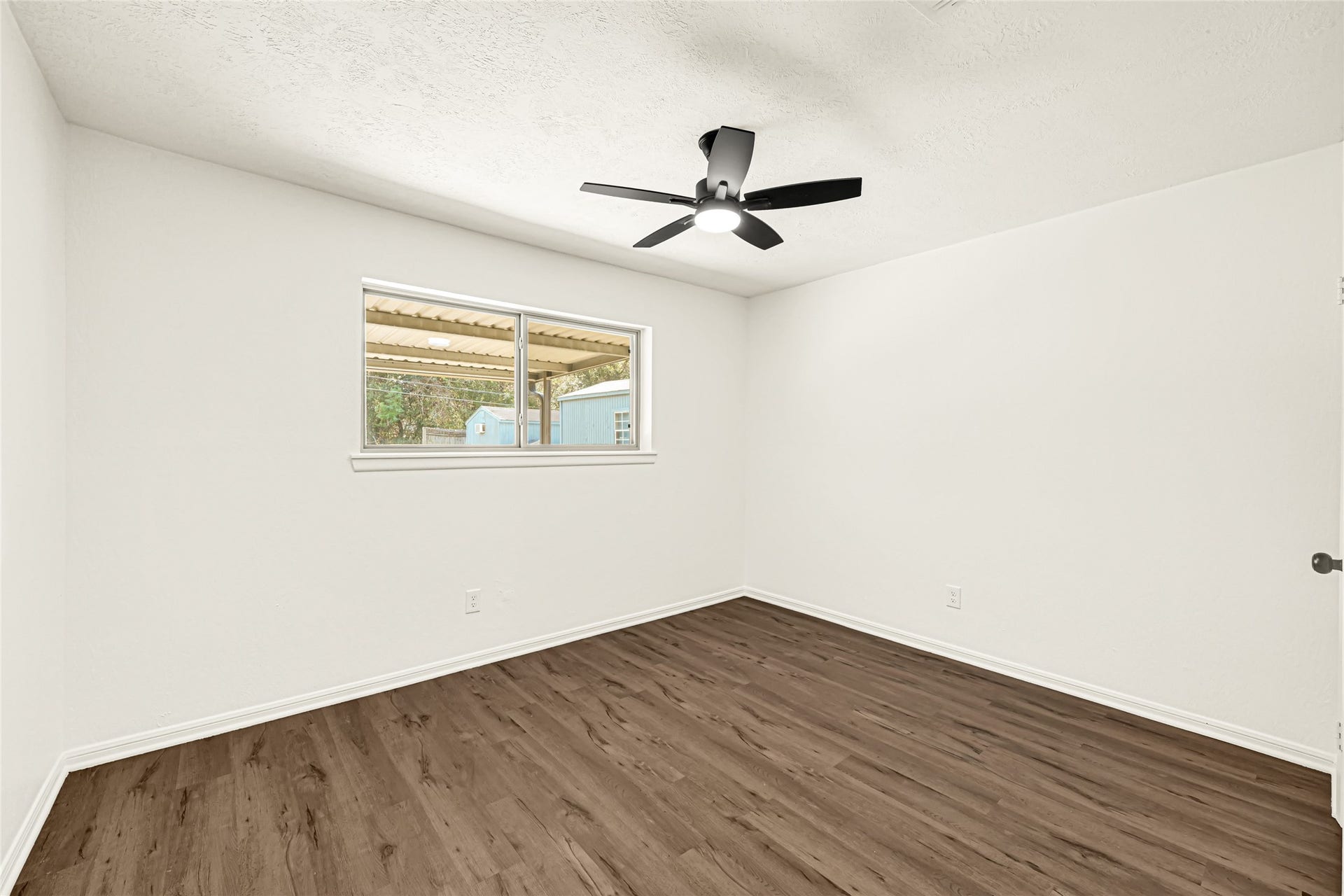 secondary bedroom