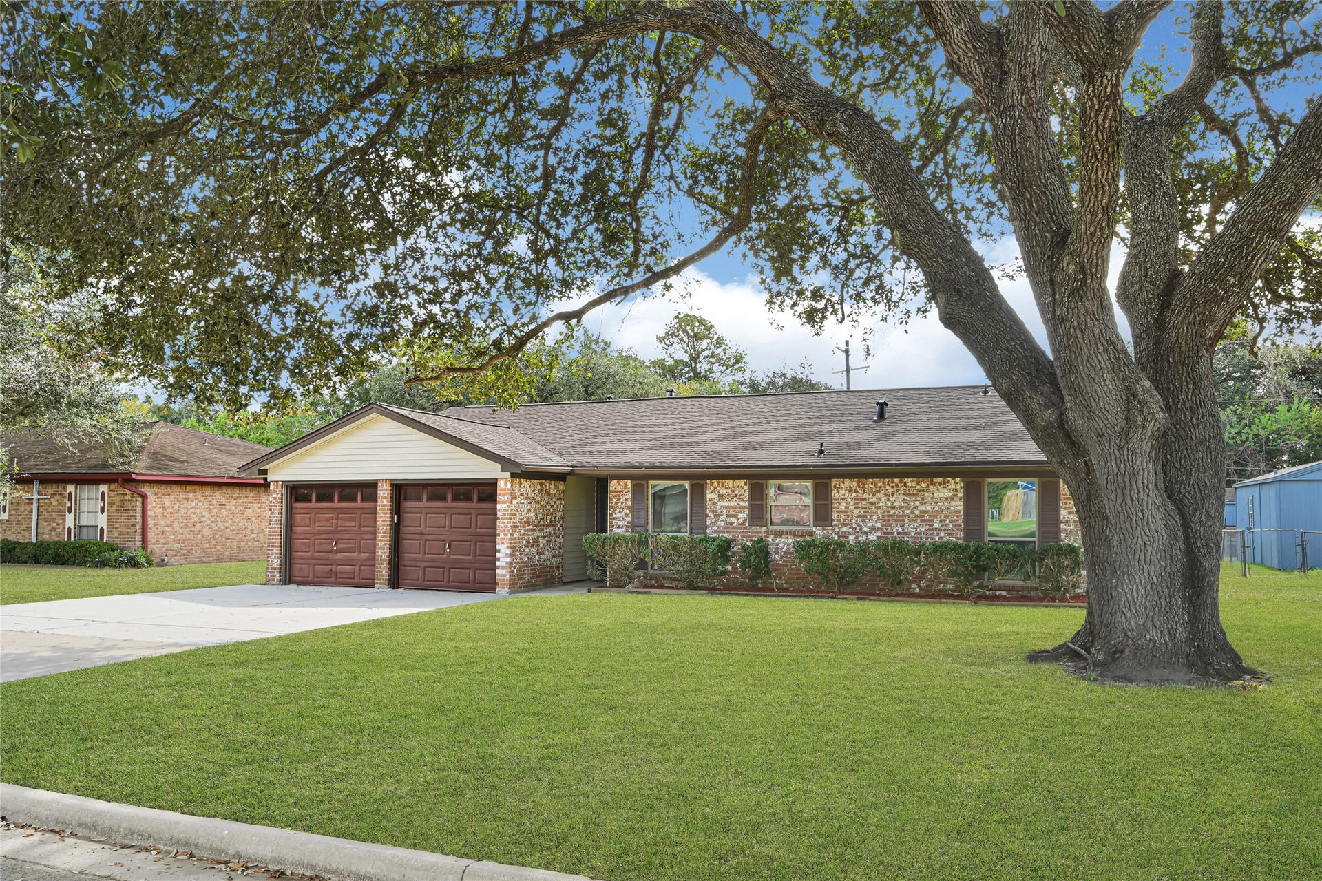 Plenty of space in the front, No trees direct above the home.