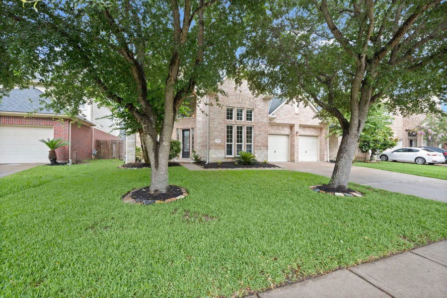 Property photo for 7515 Crescent Lake Court, Rosenberg, TX