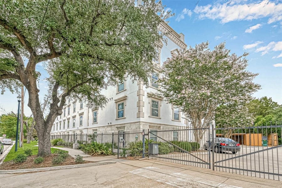 Property photo for 3501 Chenevert Street, #17, Houston, TX