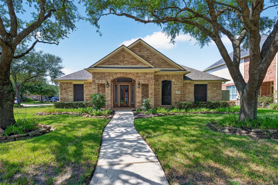 Property photo for 2908 Misty Wind Court, League City, TX