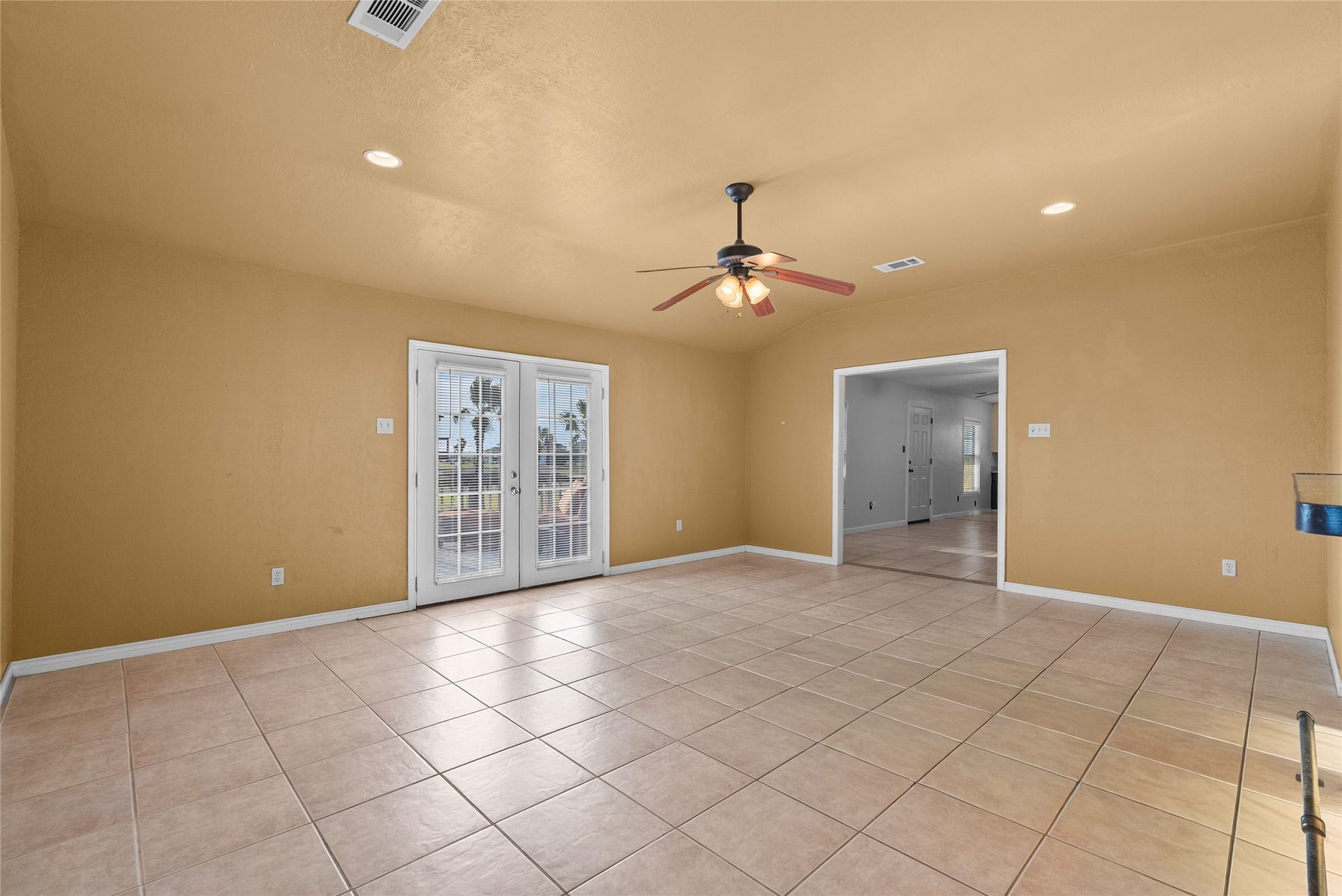 7108 E Hunter Drive, Hitchcock, TX 77563 7108 E Hunter Drive, Hitchcock, TX 77563
