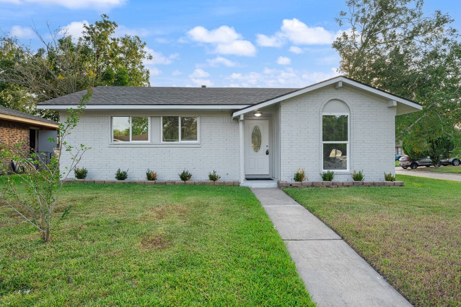 Property photo for 4802 Hannas Reef Drive, Bacliff, TX