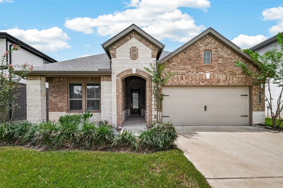 Property photo for 29215 Pikes Peak Drive, Katy, TX