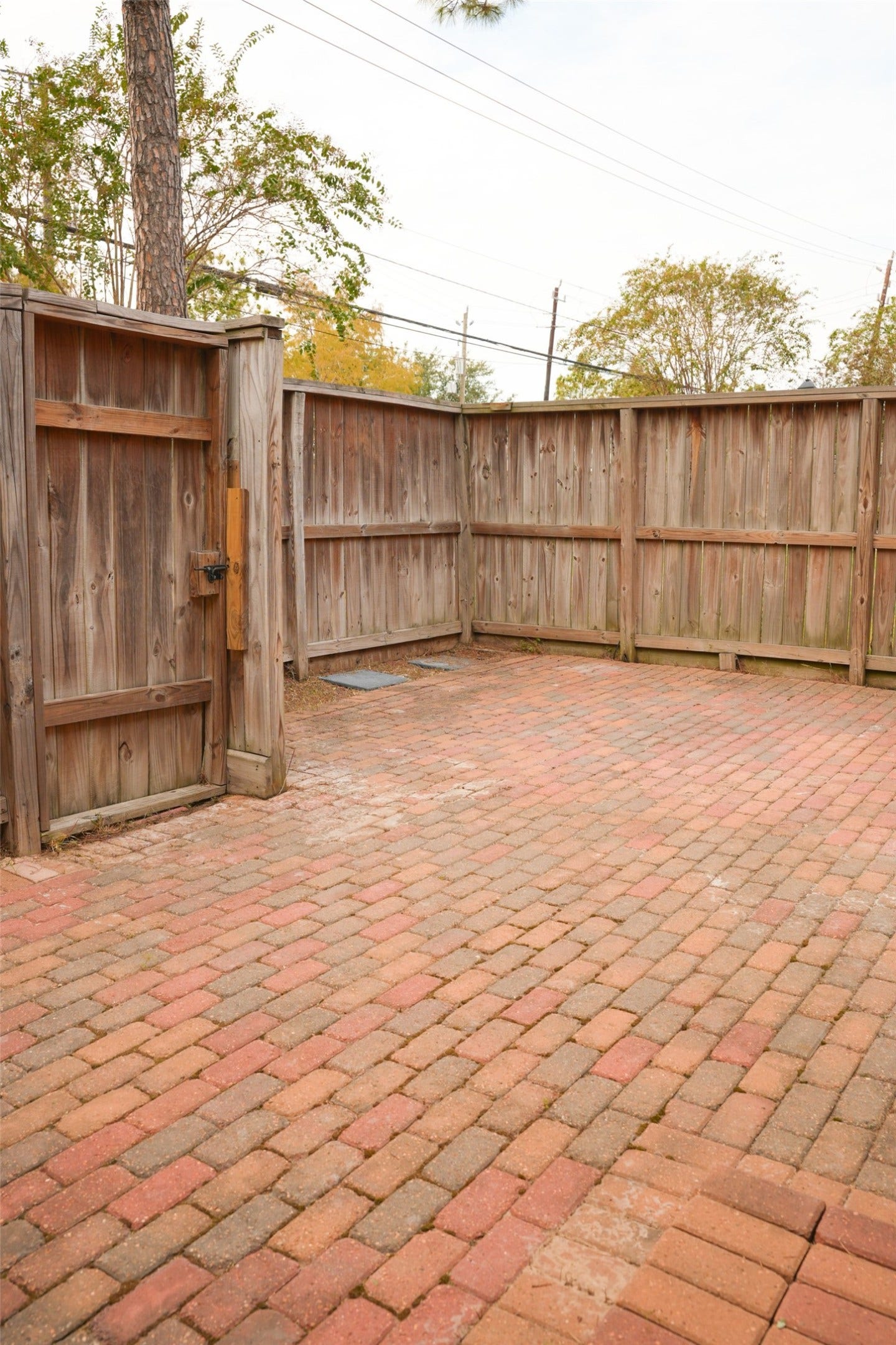 880 Tully Road, #26, Houston, TX 77079 880 Tully Road, #26, Houston, TX 77079