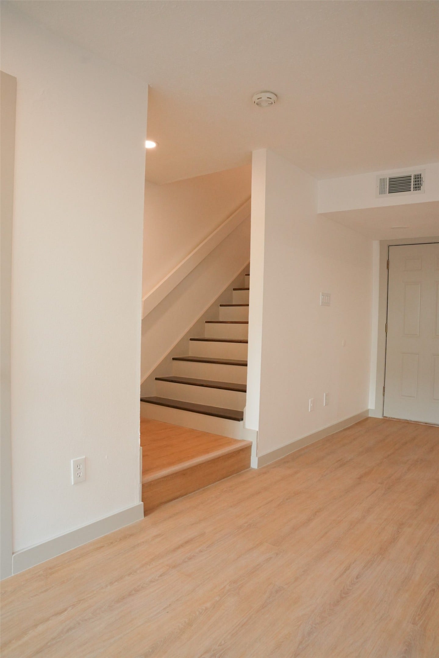 880 Tully Road, #26, Houston, TX 77079 880 Tully Road, #26, Houston, TX 77079