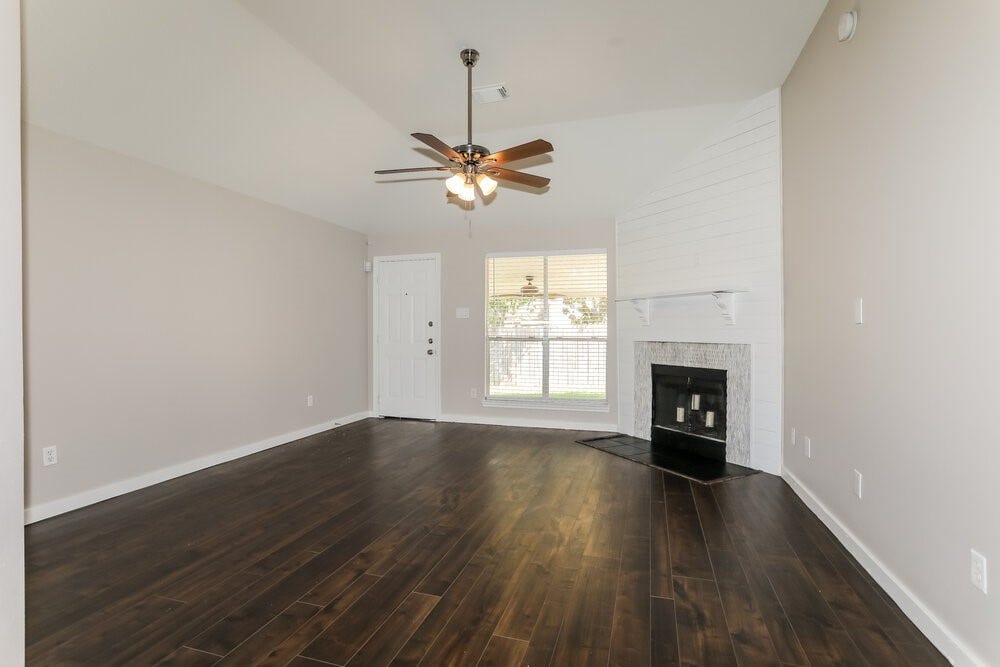 311 Lake View Drive, Montgomery, TX 77356 311 Lake View Drive, Montgomery, TX 77356