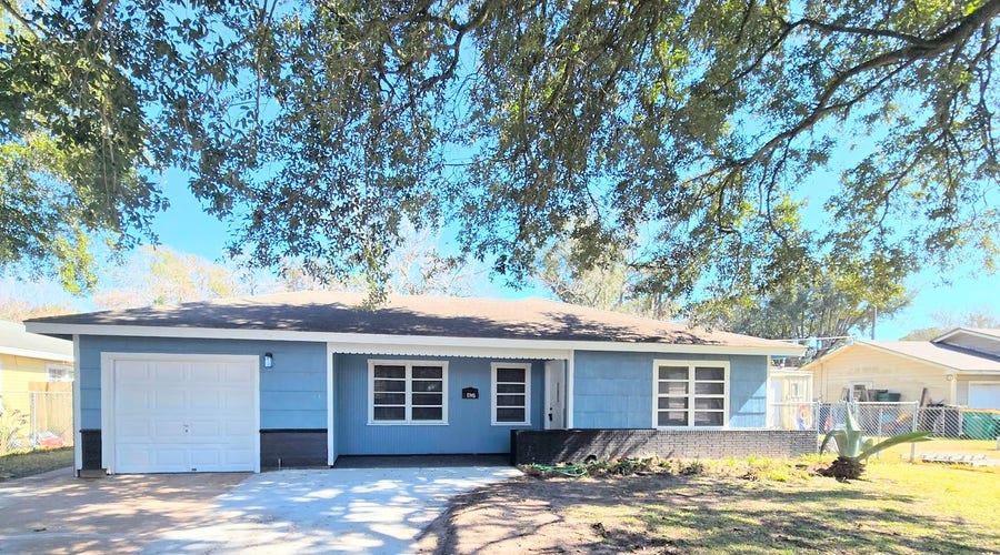Property photo for 1103 W Camp Circle, La Marque, TX