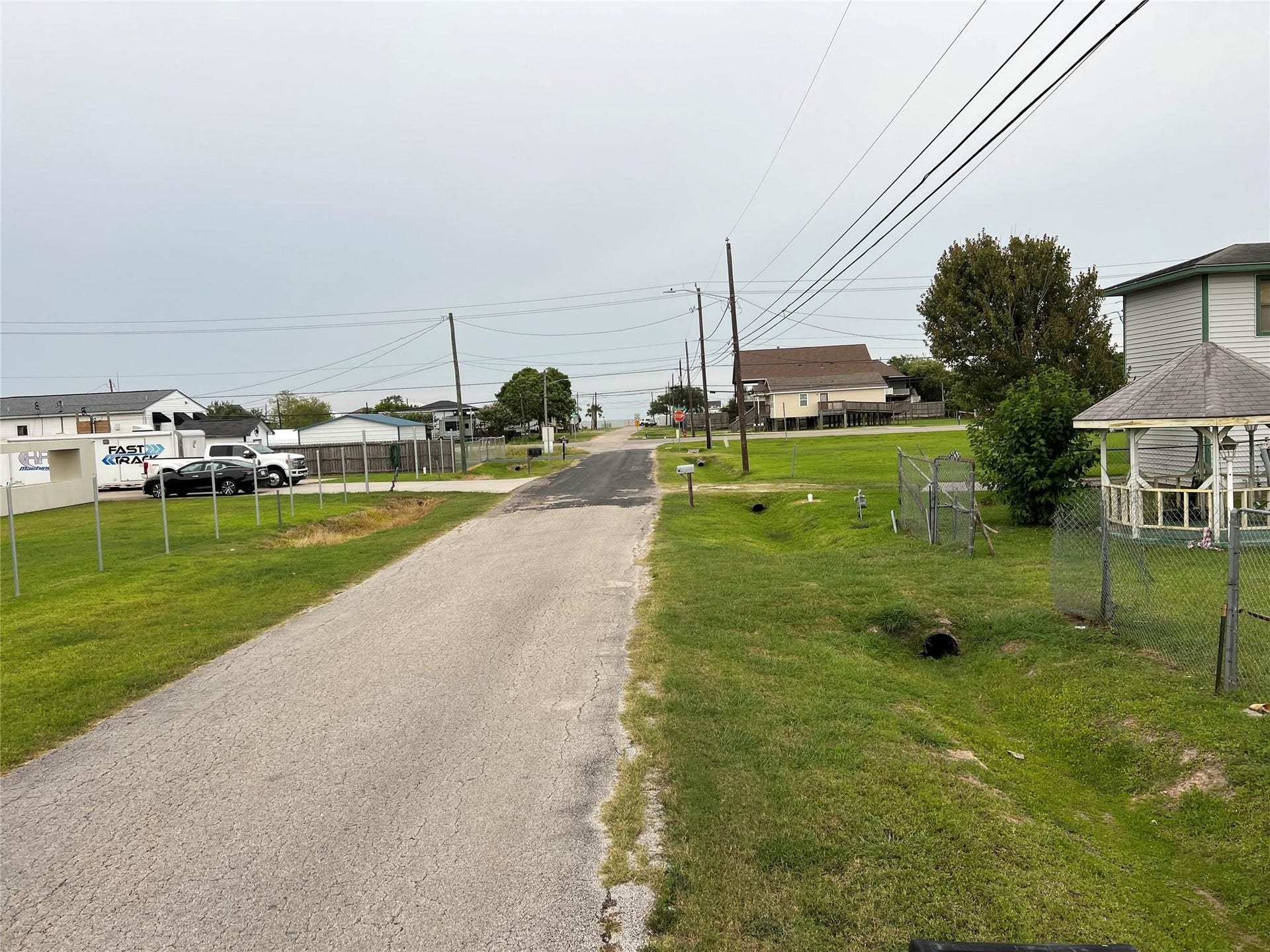 215 13th Street, San Leon, TX 77539 just blocks from the bay